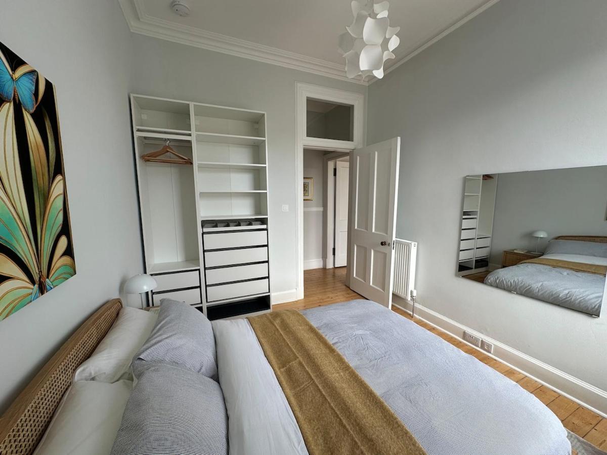 Skylight - Elegant Centre Apartment Edinburgh